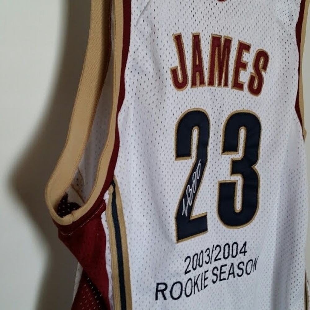 Mitchell & Ness White and Maroon Lebron James Rookie Cavaliers Jersey - Picture 3 of 16